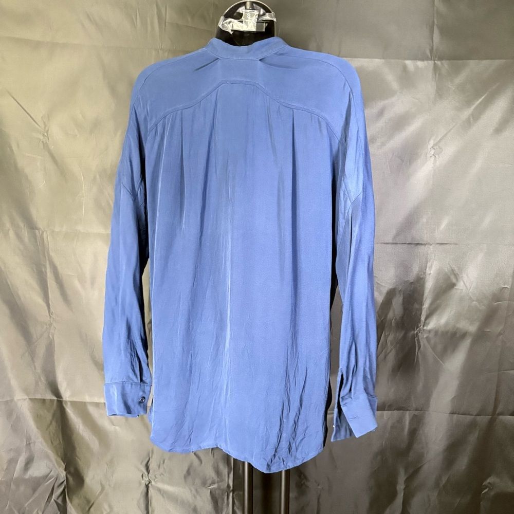 Vince Women's Blouse in Soft Blue Sz S - Picture 6 of 10